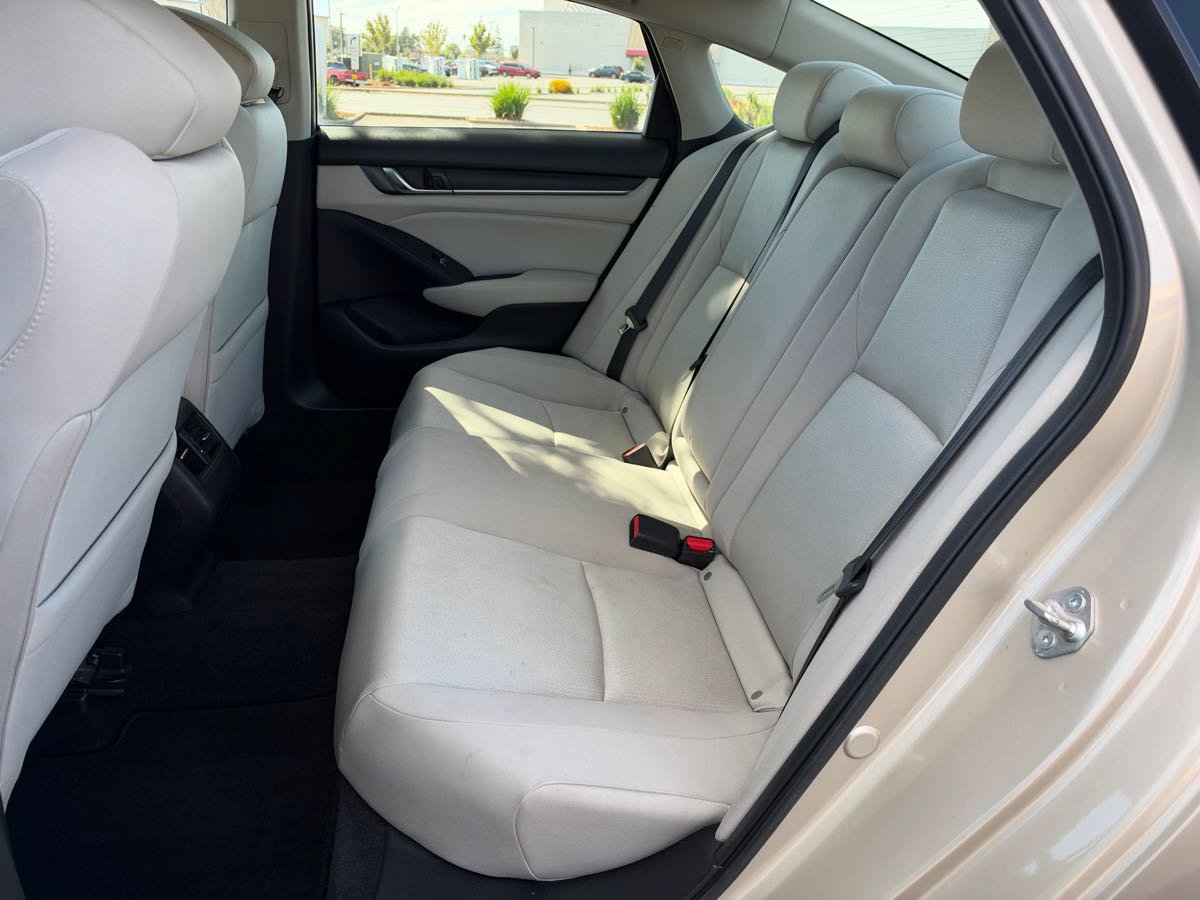 Used 2018 Honda Accord EX image 22