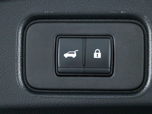 Used 2025 Nissan Pathfinder SL w/ SL Premium Package AWD/4WD image 32