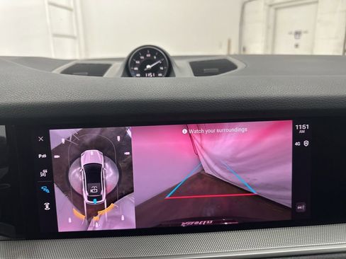 Used 2024 Porsche Cayenne Coupe image 18