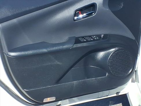 Used 2019 Toyota Prius Prime Premium image 21
