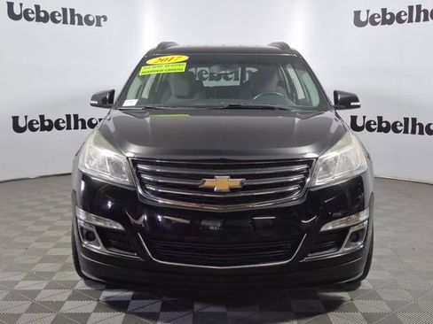 Used 2017 Chevrolet Traverse LT w/ Style and Technology Package FWD image 2