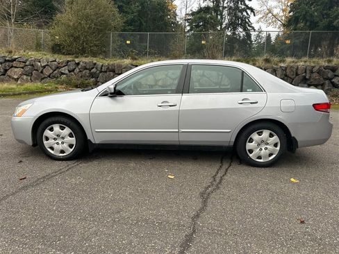 Used 2004 Honda Accord LX image 2