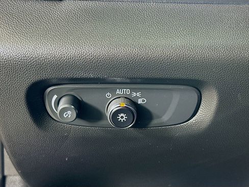 Used 2023 Chevrolet Traverse High Country image 23