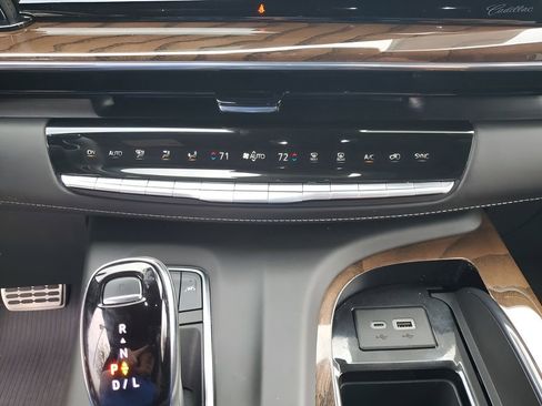 Certified 2023 Cadillac Escalade Sport Platinum w/ LPO, ONYX Package image 40