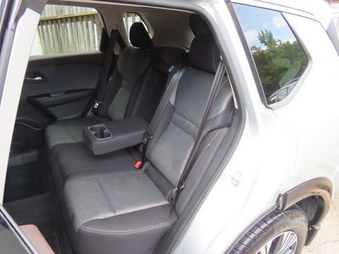 Used 2022 Nissan Rogue SV FWD image 13