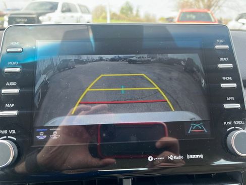 Used 2020 Toyota Avalon XLE w/ Carpet Mat Package image 10