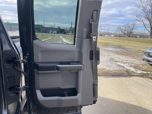 Used 2016 Ford F150 XLT w/ Equipment Group 302A Luxury image 19