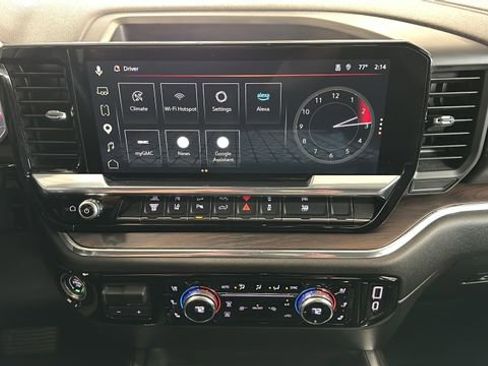 Used 2025 GMC Sierra 2500 SLT w/ SLT Convenience Package AWD/4WD image 12