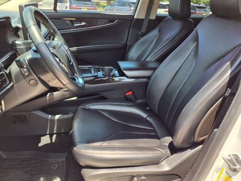 Used 2023 Lincoln Nautilus FWD w/ Premium Package image 23