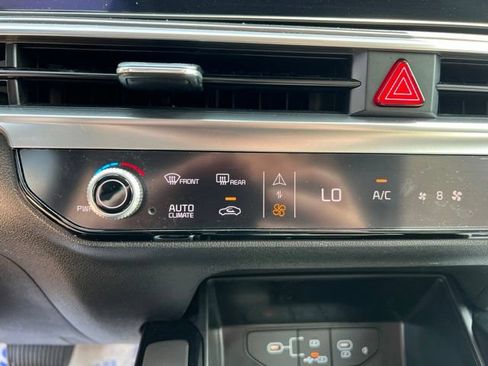 Certified 2024 Kia Sorento S w/ Panoramic Sunroof Package FWD image 24