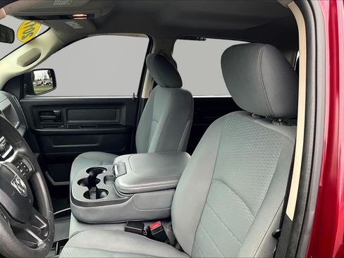 Used 2017 RAM 1500 Express RWD image 22