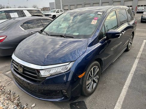 Used 2023 Honda Odyssey Touring image 3