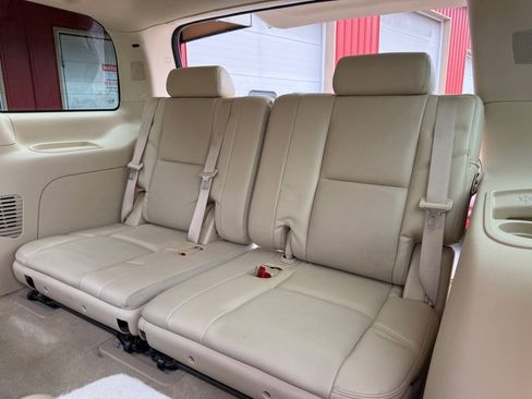 Used 2008 Cadillac Escalade AWD image 16