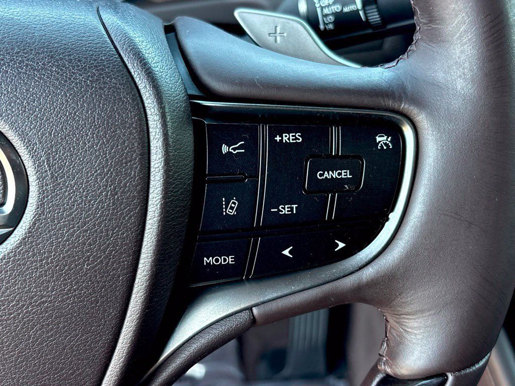 Used 2019 Lexus ES 300h w/ Accessory Package 2 FWD image 22