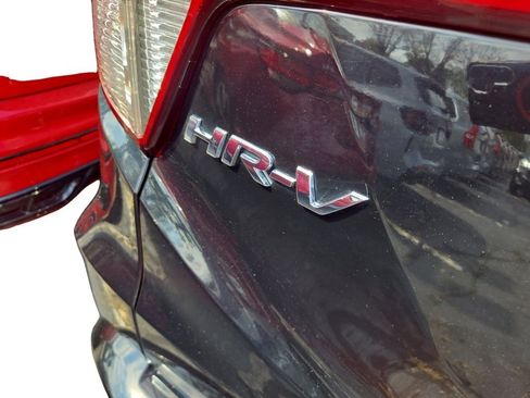 Used 2021 Honda HR-V Touring image 10