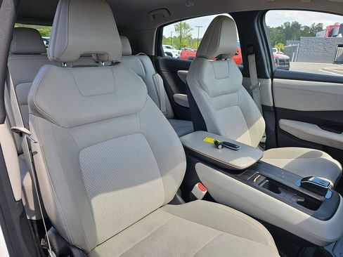 Used 2023 Nissan Ariya FWD image 13