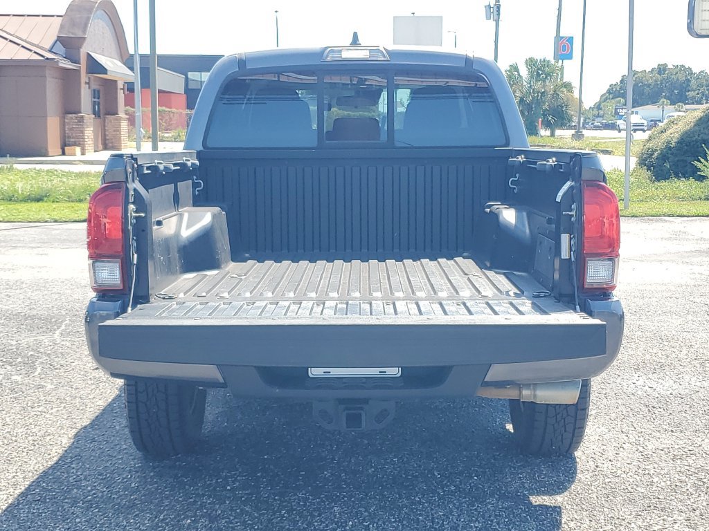 Used 2020 Toyota Tacoma SR AWD/4WD image 29