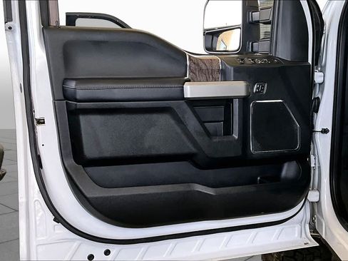 Used 2019 Ford F250 Lariat w/ Lariat Value Package AWD/4WD image 21