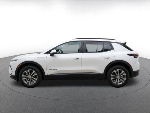 Used 2025 Chevrolet Equinox LT FWD image 4