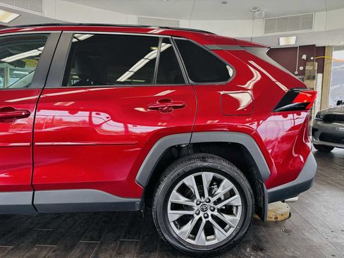 Used 2022 Toyota RAV4 XLE Premium AWD/4WD image 16