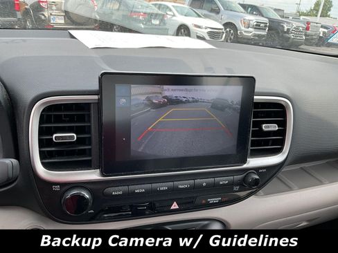 Used 2025 Hyundai Venue SEL FWD image 13