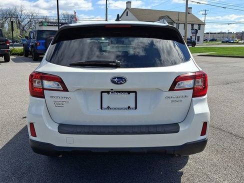 Used 2017 Subaru Outback 3.6R Touring w/ Popular Package #5A AWD/4WD image 9