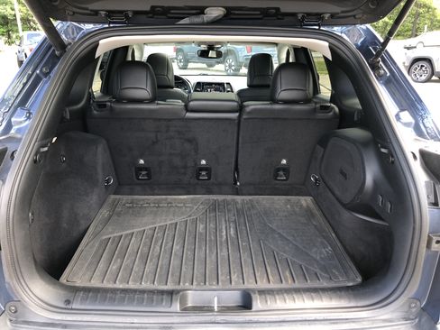 Used 2021 Jeep Cherokee Limited w/ Elite Package AWD/4WD image 16