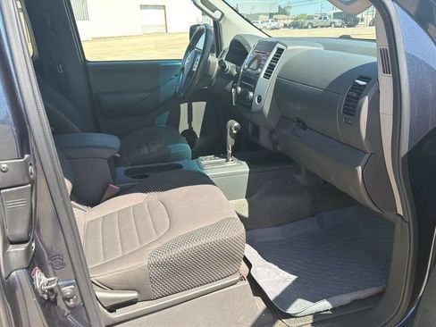 Used 2013 Nissan Frontier Desert Runner RWD image 27