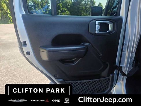 Used 2022 Jeep Wrangler Unlimited Sport AWD/4WD image 10