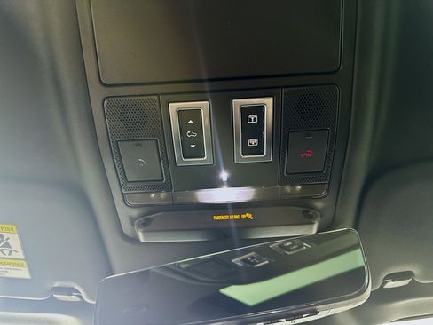 Used 2022 Land Rover Defender 110 X-Dynamic SE image 29