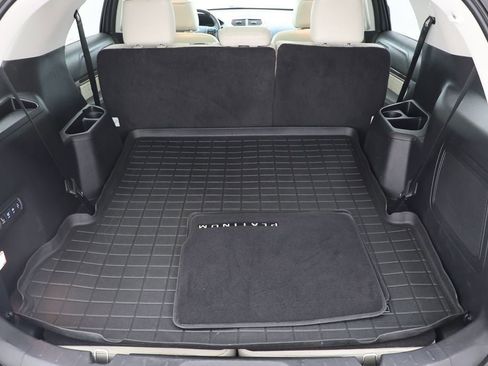 Used 2016 Ford Explorer Platinum image 33