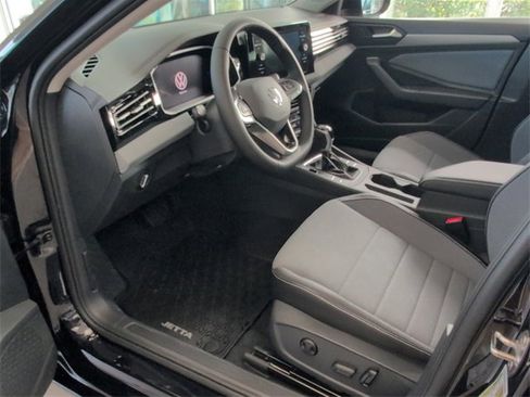 New 2025 Volkswagen Jetta SE image 6