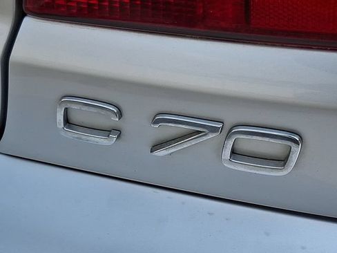 Used 2001 Volvo C70 LT FWD image 30
