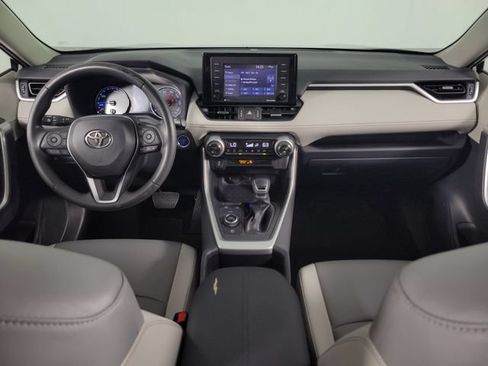 Used 2022 Toyota RAV4 XLE Premium AWD/4WD image 21