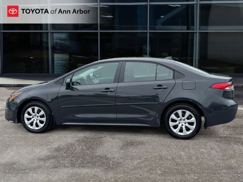 Used 2025 Toyota Corolla LE FWD image 8