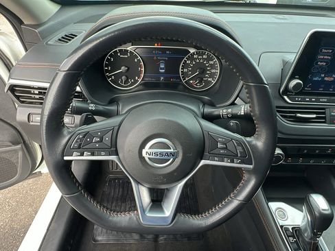 Used 2022 Nissan Altima 2.5 SR FWD image 18