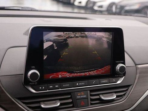 Used 2024 Nissan Altima 2.5 SV image 16