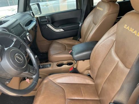 Used 2015 Jeep Wrangler Unlimited Sahara w/ Connectivity Group AWD/4WD image 4