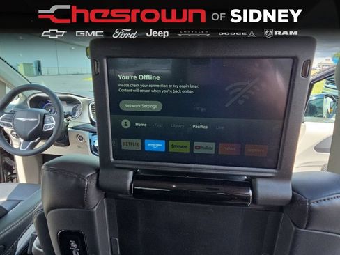 Used 2024 Chrysler Pacifica Touring-L w/ Uconnect Theater Family Group AWD/4WD image 28