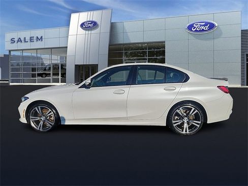 Used 2023 BMW 330i xDrive Sedan w/ Premium Package image 5
