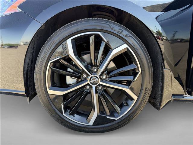 Used 2024 Nissan Altima 2.5 SR w/ SR Premium Package FWD image 28