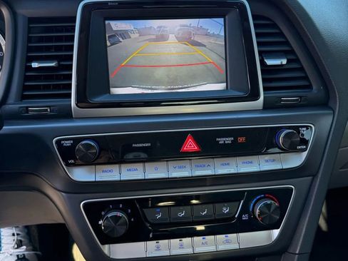Used 2019 Hyundai Sonata SE image 10