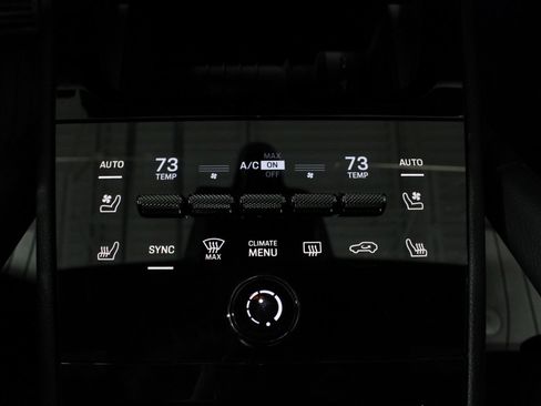 Certified 2025 Porsche Cayenne AWD/4WD image 30