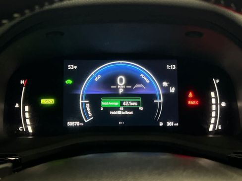 Used 2025 Toyota Camry SE FWD image 27