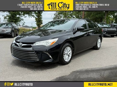 Used 2016 Toyota Camry LE FWD image 3