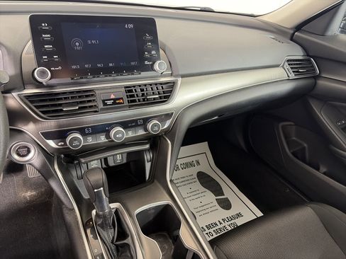 Used 2018 Honda Accord LX image 4