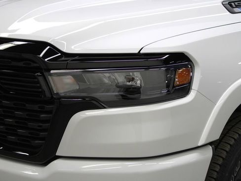 New 2026 RAM 1500 4x4 Crew Cab image 37