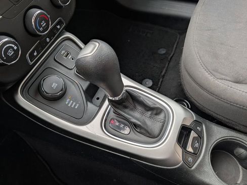 Used 2018 Jeep Compass Sport w/ Cold Weather Group AWD/4WD image 24