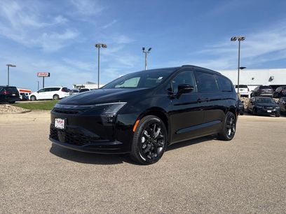 New 2027 Chrysler Pacifica Limited