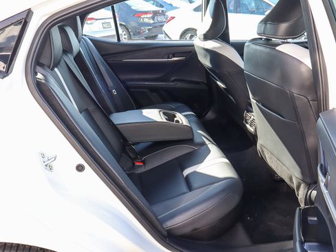 Used 2025 Toyota Camry SE image 22